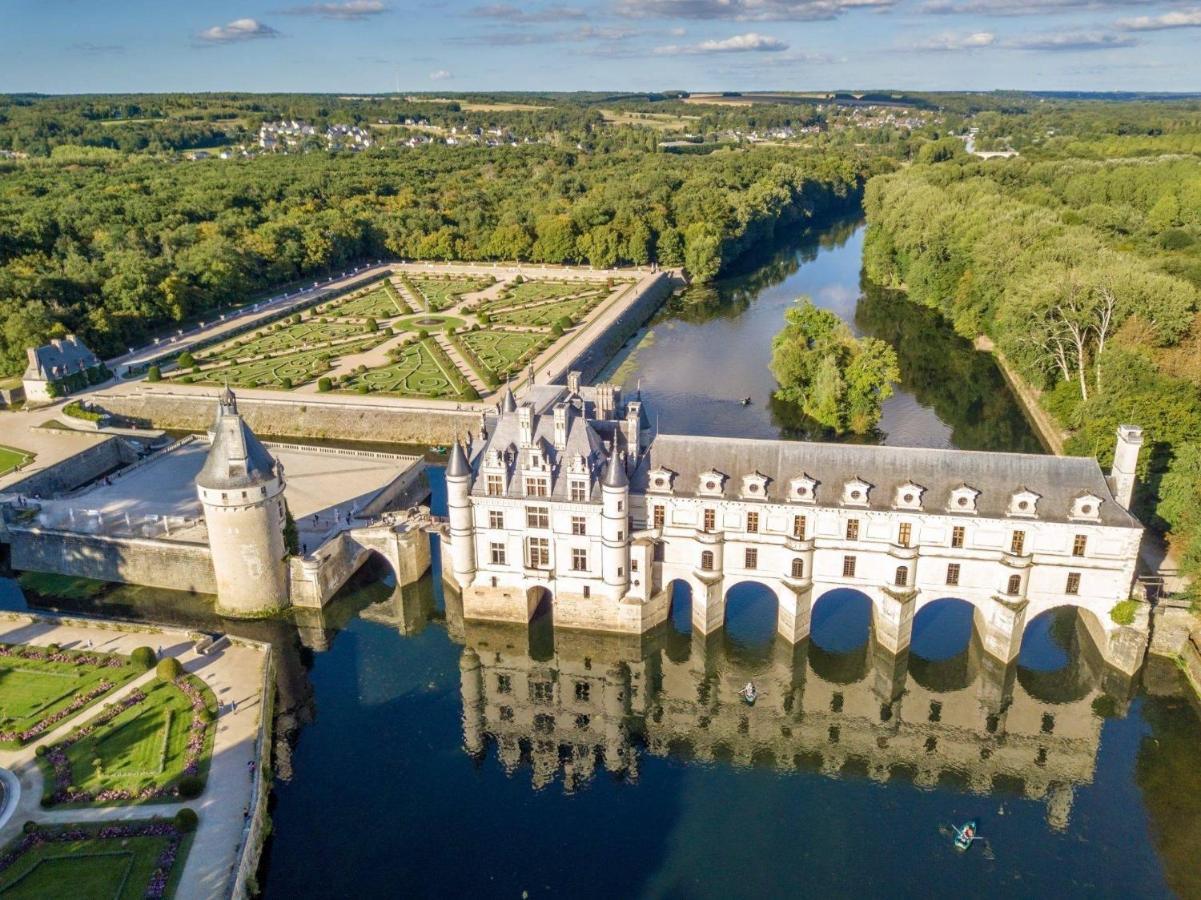 Le Charme De L'Ancien Au Calme Et A 8 Min De Chenonceaux Apartment La Croix-en-Touraine Bagian luar foto